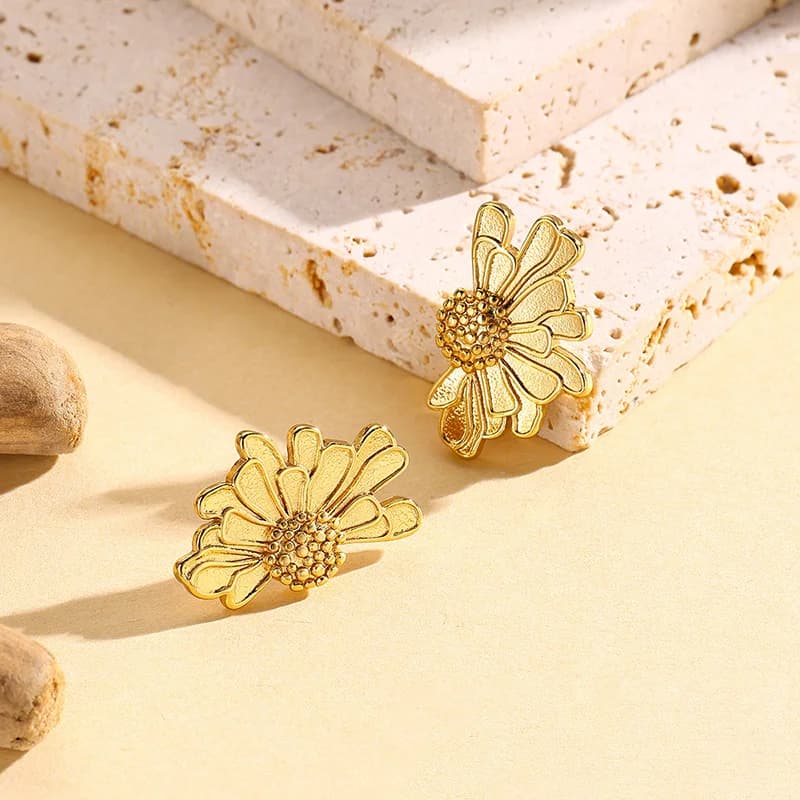 Anting Stud & Gantung Motif Bunga Warna Emas